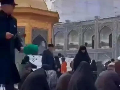 تبریک متفاوت روز مادر و روز زن در حرم امام رضا (ع) + فیلم