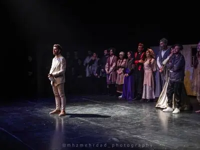 نمایش جلوه‌های ایثار و فداکاری در «کاتلین»/ مسئولان و پیشکسوتان، هنرمندان جوان تئاتر را دریابند