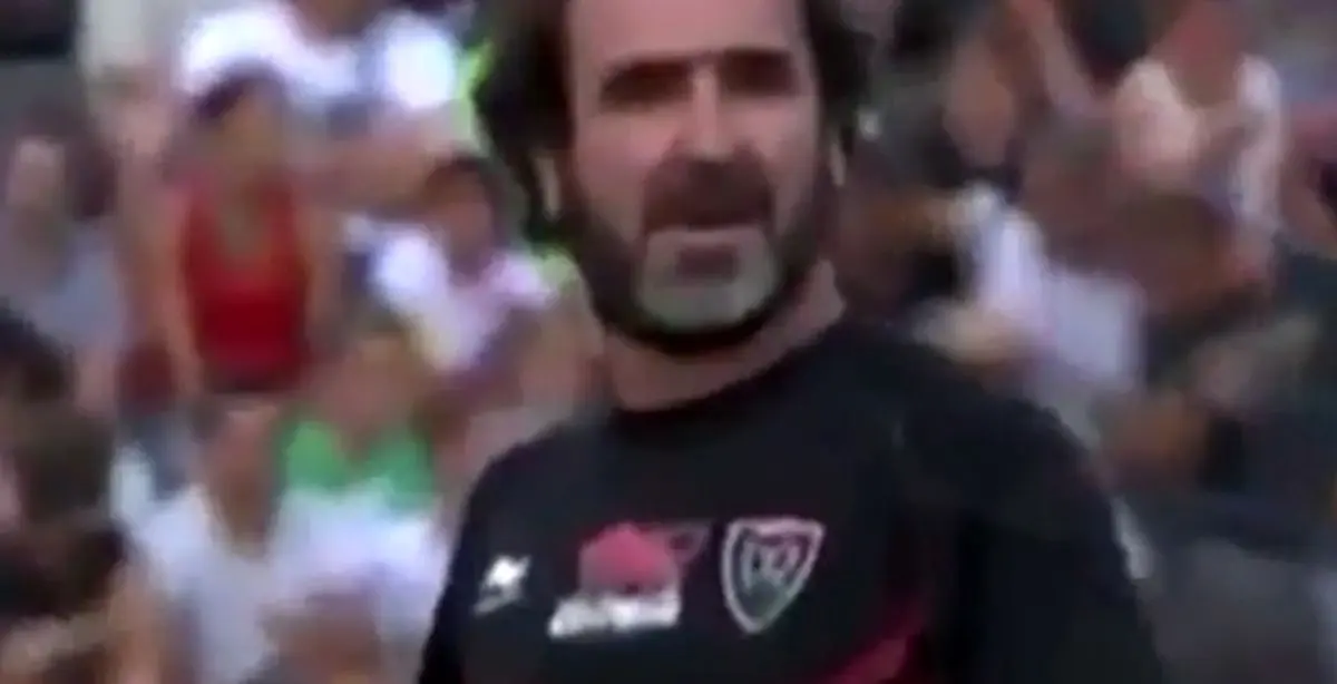   وقتی کانتونا سراغ توپ راگبی می‌رود؛ چالش بامزه اسطوره یونایتد (ویدئو)