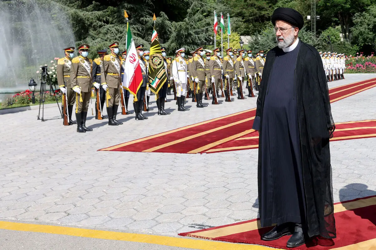 الرئیس الایرانی یستقبل رسمیا نظیره الفنزویلی فی طهران