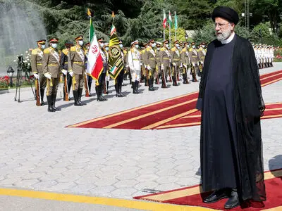 الرئیس الایرانی یستقبل رسمیا نظیره الفنزویلی فی طهران