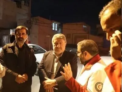 بازدید رئیس شورای اطلاع‌رسانی دولت از منازل آسیب‌دیده قم