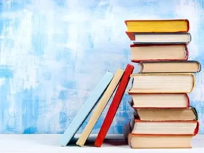 چه کتابی را به چه کسی هدیه بدهیم؟ 