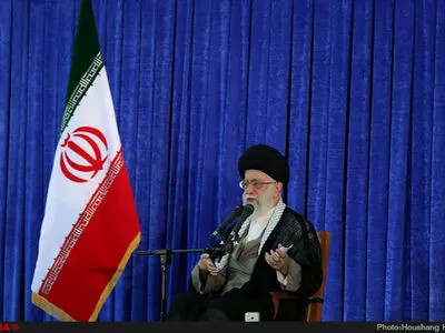 اتحاد دولت و ملت را برهم نزنید/ هرجا از انقلابی‌گری غفلت کردیم، عقب ماندیم 