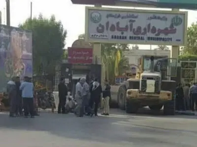 کارگران شهرداری آبادان دو ماه معوقات مزدی پرداخت نشده دارند/ نهادها بدهی‌هایشان را بپردازند