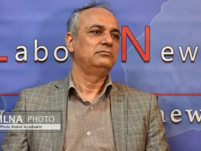 خورهٔ جنگ پیش می‌تازد‌!