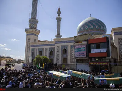 تشییع پیکر هفت تن از مدافعان حرم لشکر فاطمیون در قم