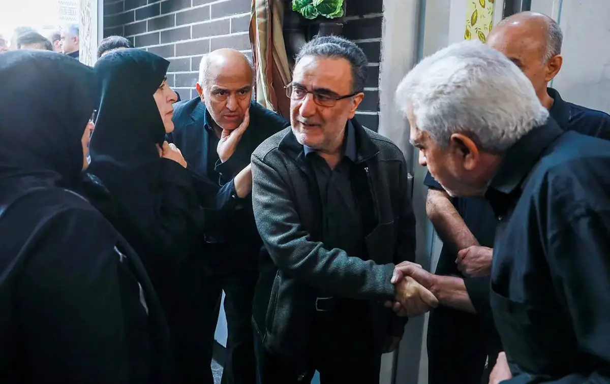 برگزاری مراسم ترحیم برادر مصطفی تاجزاده با حضور فعالان سیاسی اصلاح‌طلب + تصاویر