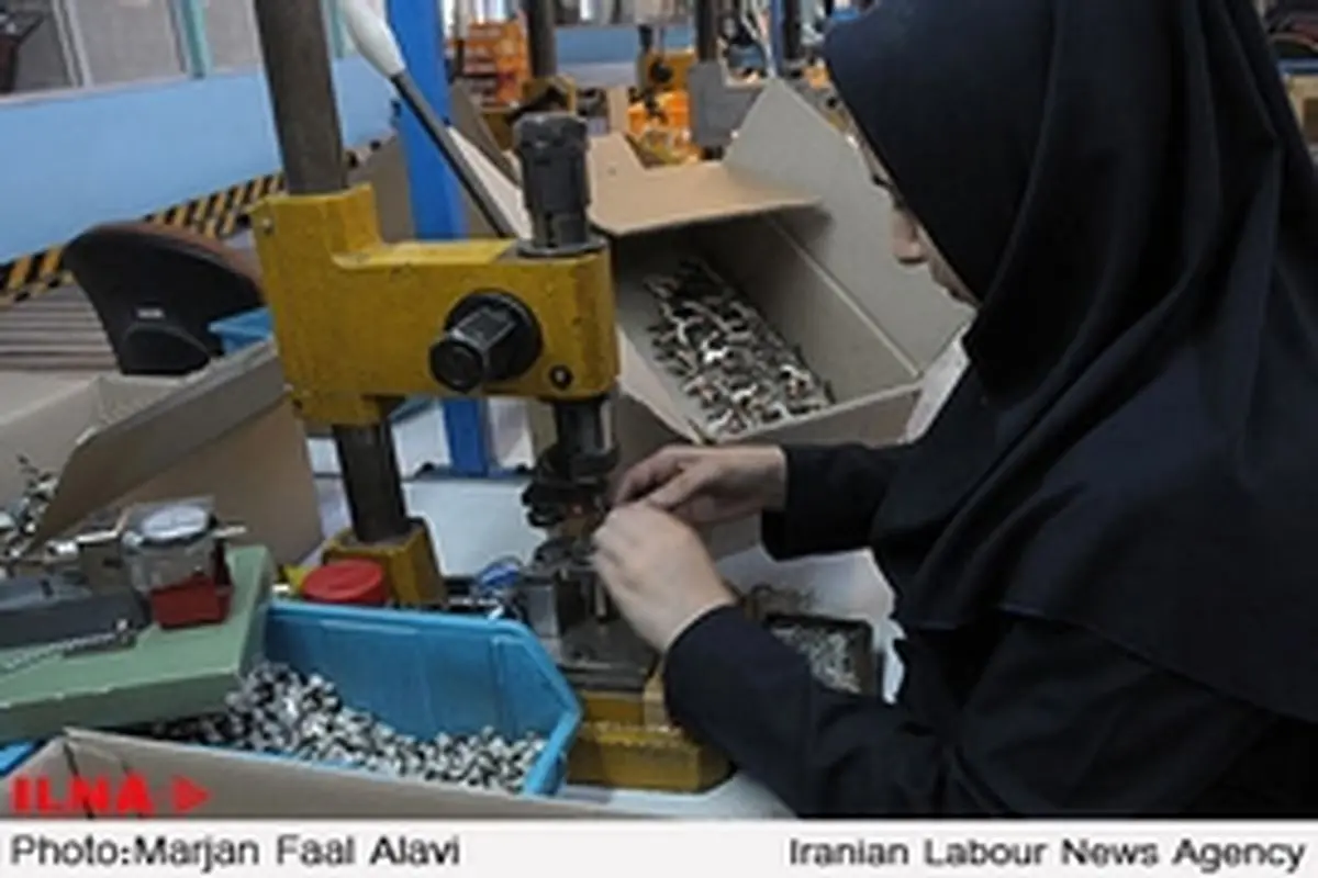 زنان کارگر اولین قربانیان تعدیل نیرو در کارگاه‌ها