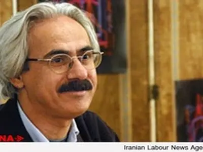 از رمان نویسی جهان فاصله گرفته‌ایم