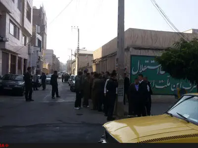 تجمع تاکسیرانان بوکانی مقابل ساختمان شورای شهر