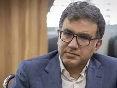 تکذیب شایعه فرار مدیر مالی سابق شرکت نفت/ در تهران هستم