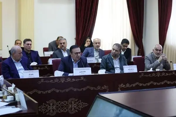 ضرورت ایجاد شرایط مناسب برای حضور خانواده‌ها در بازی‌های لیگ برتر