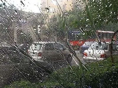 کاهش ۲۴ درصدی بارندگی‌ها در استان مرکزی/ استقرار هوای ناسالم در اراک به دلیل افزایش آلاینده‌ها