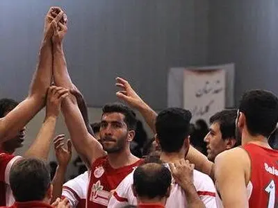 زنگنه: همیشه به بزرگترها احترام می‌گذارم/ هرگز به آقا جواد توهین نکردم
