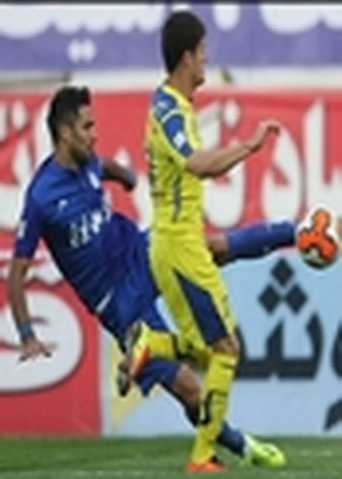 توقف استقلال و برتری پرسپولیس مقابل نفت و داماش در نیمه اول