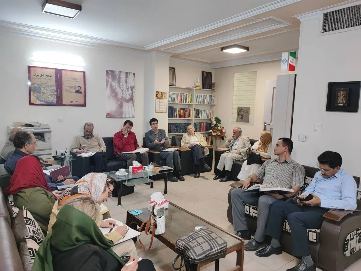 اصل شاهنامه نکات تاریخی، حقوقی و سیاسی – اجتماعی آن است