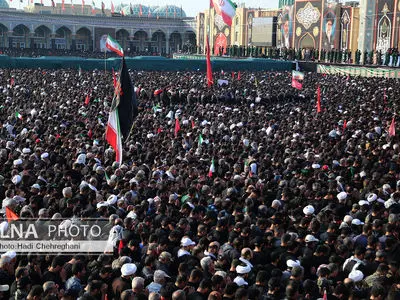 آماده سازی حرم مطهر امام رضا(ع) برای مراسم وداع با رهبر شهید
