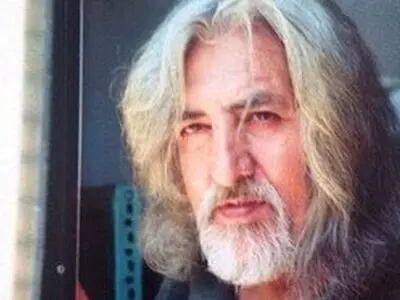 شعری از حسین منزوی با اجرای مهرداد محمدپور 
