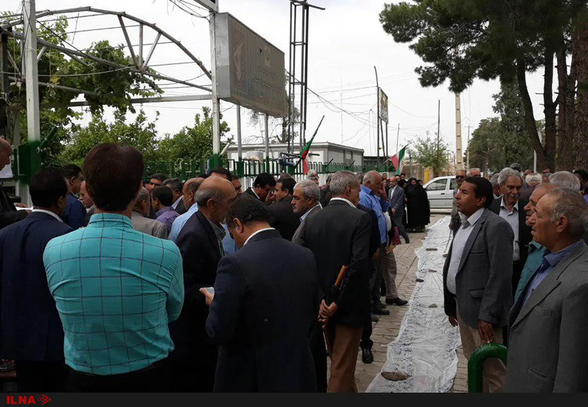 تجمع معلمان شاغل و بازنشسته در استان‌های مختلف/دستمزد بالاتر از خط فقر و "نه" به خصوصی‌سازی آموزش، مطالبات اصلی‌ست