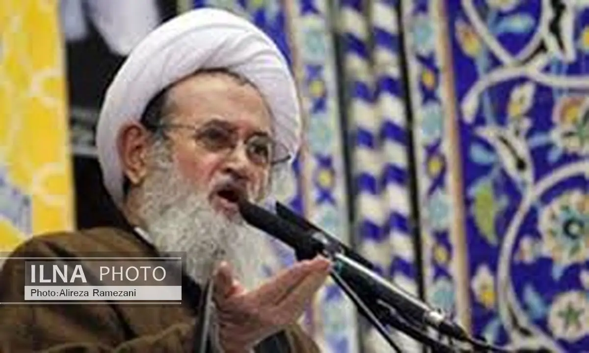 دشمن برای ریشه‌کنی این انقلاب نقشه دائمی و ابدی ترسیم می‌کند