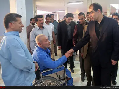 بازدید حسن هاشمی وزیر بهداشت از مرکز آسیب دیدگان اجتماعی سرای‌احسان
