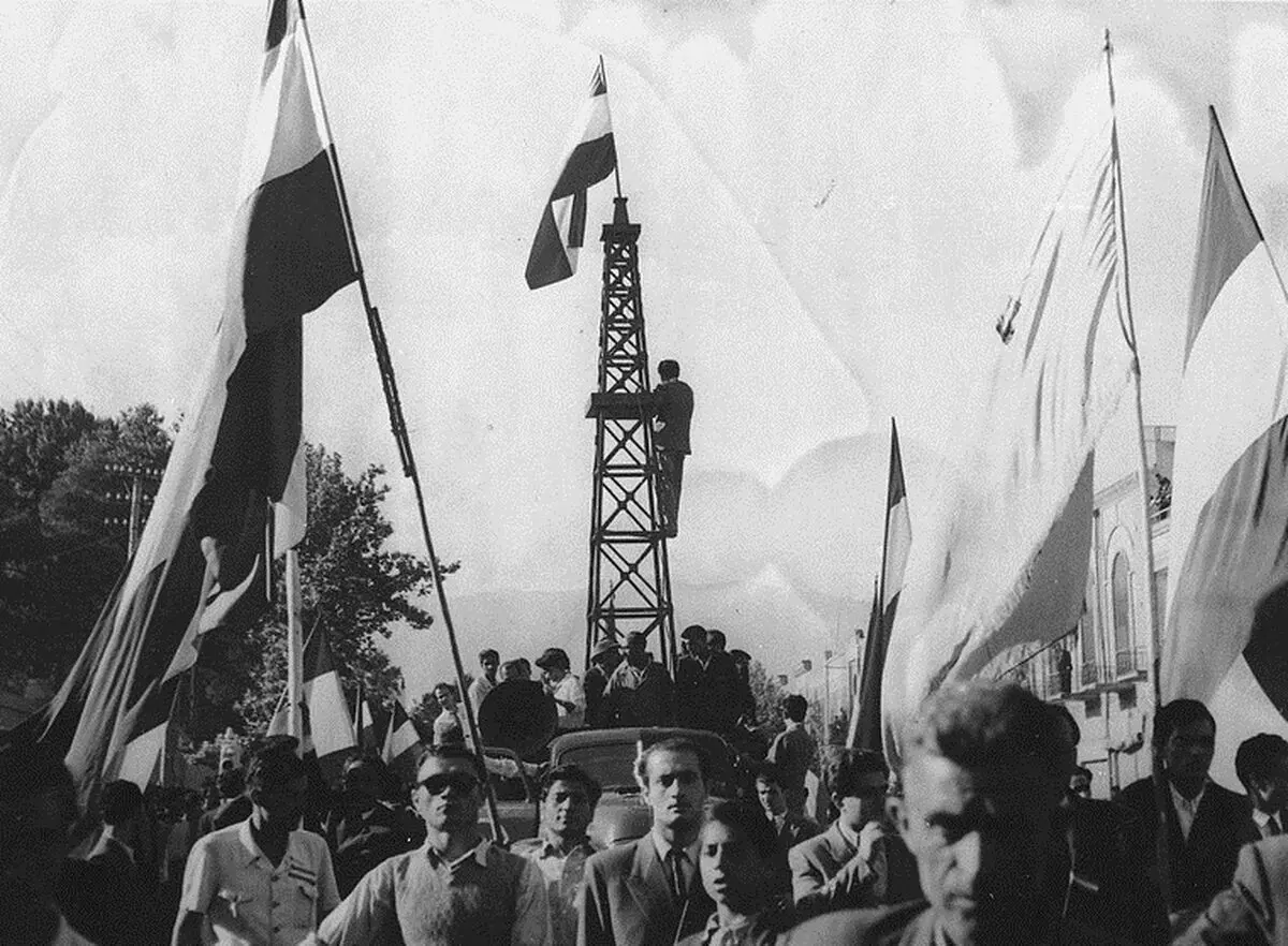از تحقیر تاریخی و بهره‌های مالکانه تا نفتی که صرفا آن را ملی می‌خواستیم