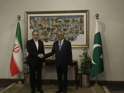 من إسلام‌اباد.. عراقجي: ايران لا تسعى الى التوتر، ولكن لها الحق في الدفاع عن نفسها