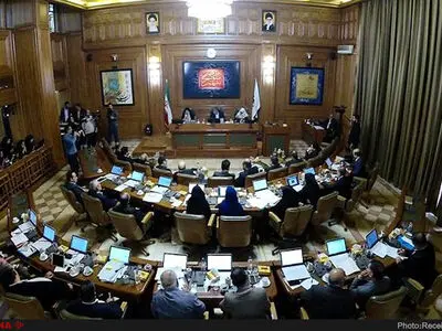واکنش اعضای شورای شهر به گزارش تحویل و تحول شهردار/ تاکید بر مقایسه اقدامات مدیریت شهری پنجم با دوره قبل
