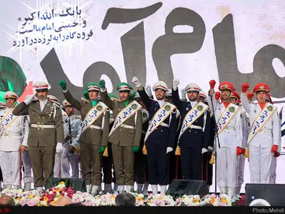 گزارش تصویری مراسم نمادین ورود امام خمینى(ره) در فرودگاه مهرآباد 