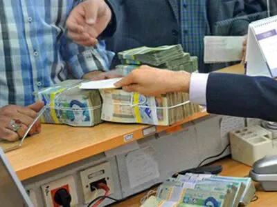 قوانین یکطرفه بانکی به نفع تولید تغییر کند/ سنگ اندازی بانک ها پیش پای تولید