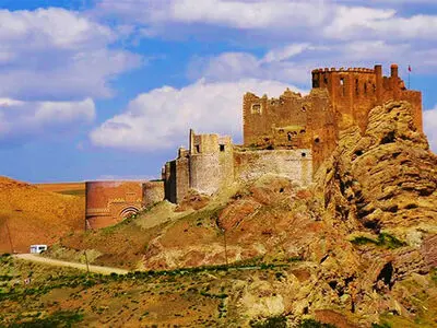 پرونده ثبت جهانی قلعه‌های تاریخی ایران تهیه می‌شود