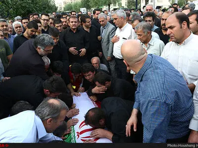 پیکر شهید علی قانع تشییع شد
