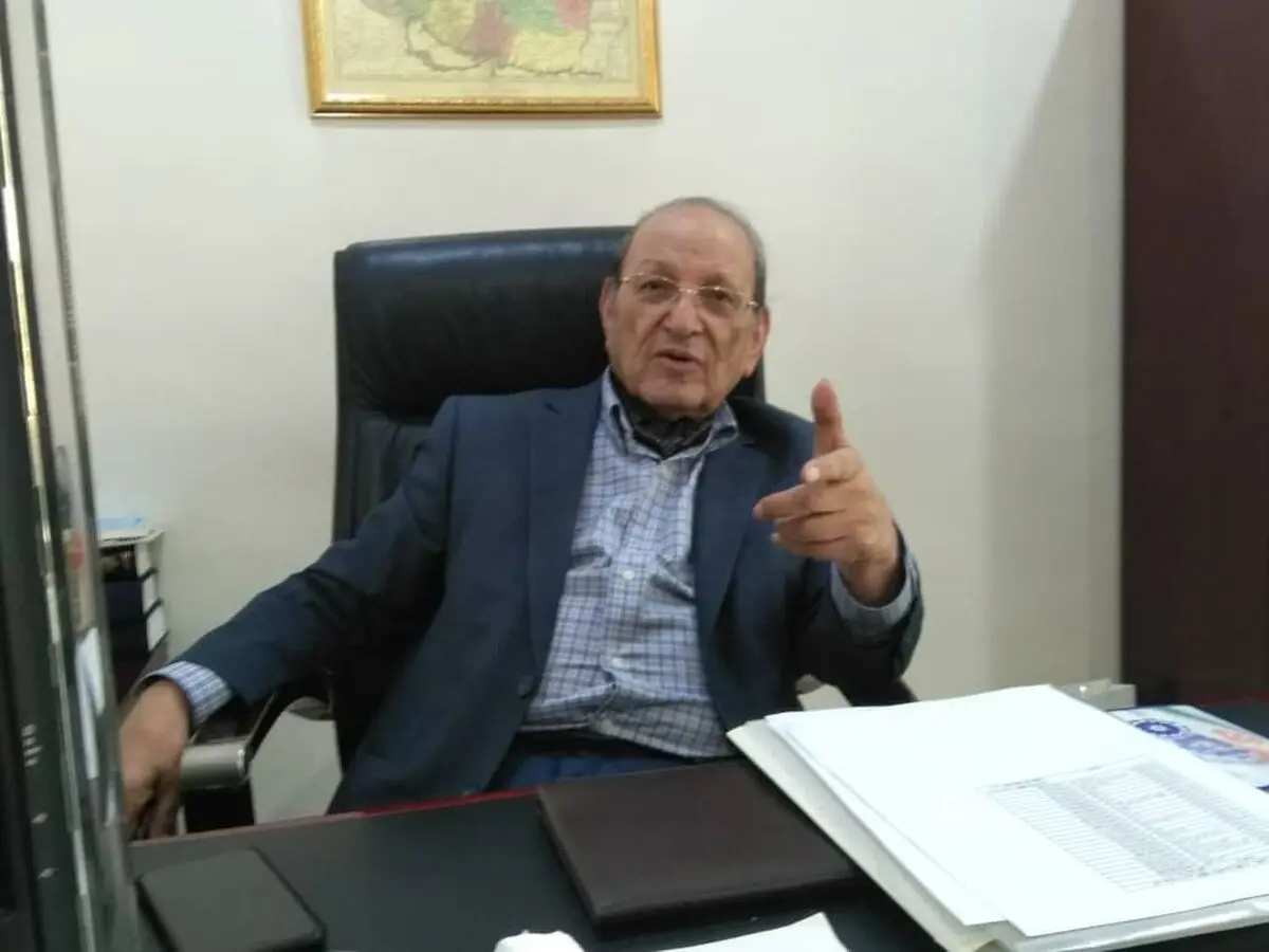 مخالفان پیمان سپاری ارزی مدافع تاراج منابع کشورند/بودجه سال 98 با کسری سرسام‌آور همراه خواهد شد/ نرخ ارز باید دستوری تعیین شود