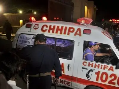 At least 13 killed in Pakistan train station bomb blast