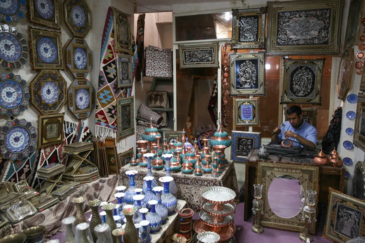 زمینه دانش‌بنیان شدن کارگاه‌ها و هنرمندان صنایع‌دستی فراهم شود