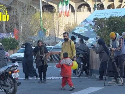 ادامه پخش مستند مسابقه «تماس» با اجرای سیاوش طهمورث