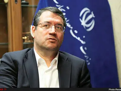 ۹۰ درصد کالاهای موجود در گمرک جزو کالاهای اساسی است/ برخورد قضایی با واردکنندگان کالاهای لوکس و گروه ۴
