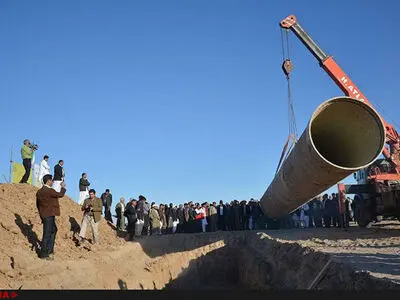 زیر آفتاب سوزان کار می‌کنیم اما با جیب خالی به خانه بازمی‌گردیم