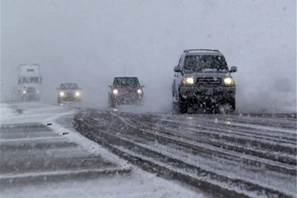 بارش برف شدید در 3 جاده ارتباطی استان مرکزی 