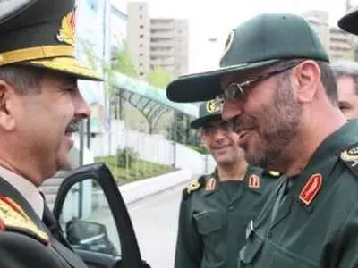 وزیرا الدفاع الایرانی و الاذربیجانی یؤکدان علی تعزیز التعاون الدفاعی المشترک