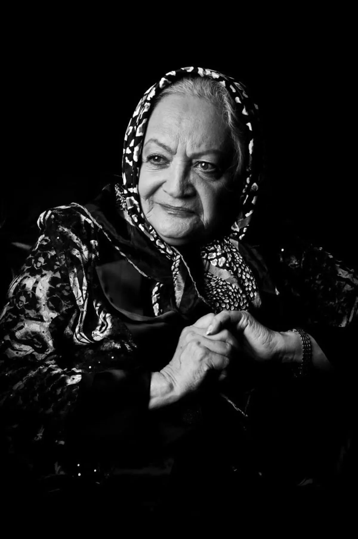  دست نوشته‌ها و رزومه ۴۰۰ شخصیت مطرح سینمایی/«فرهنگنامه معاصر سینمای ایران» در بازار جشنواره‌های بین المللی عرضه می‌شود