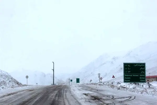 کاهش شدید دما از فردا در شمال غرب، غرب و نوار شمالی ایران/ بارش برف در برخی استان‌ها و احتمال انسداد معابر 