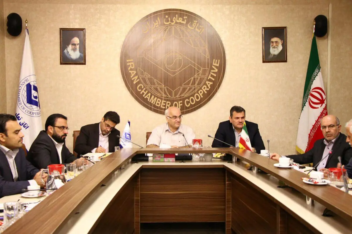 واردات شیر خشک در مقابل صادرات یک میلیون تنی آن توجیه ندارد/ دلار 4200 تومانی کدام ارگان را قرار است برای خرید شیرخشک حرام کنیم؟ 