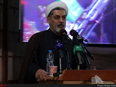 اربعین فقط راهپیمایی نیست/کسی حسینی است که گردنکش نباشد/نباید گرانی و ارزانی در ایام اربعین تاثیرگذار باشد