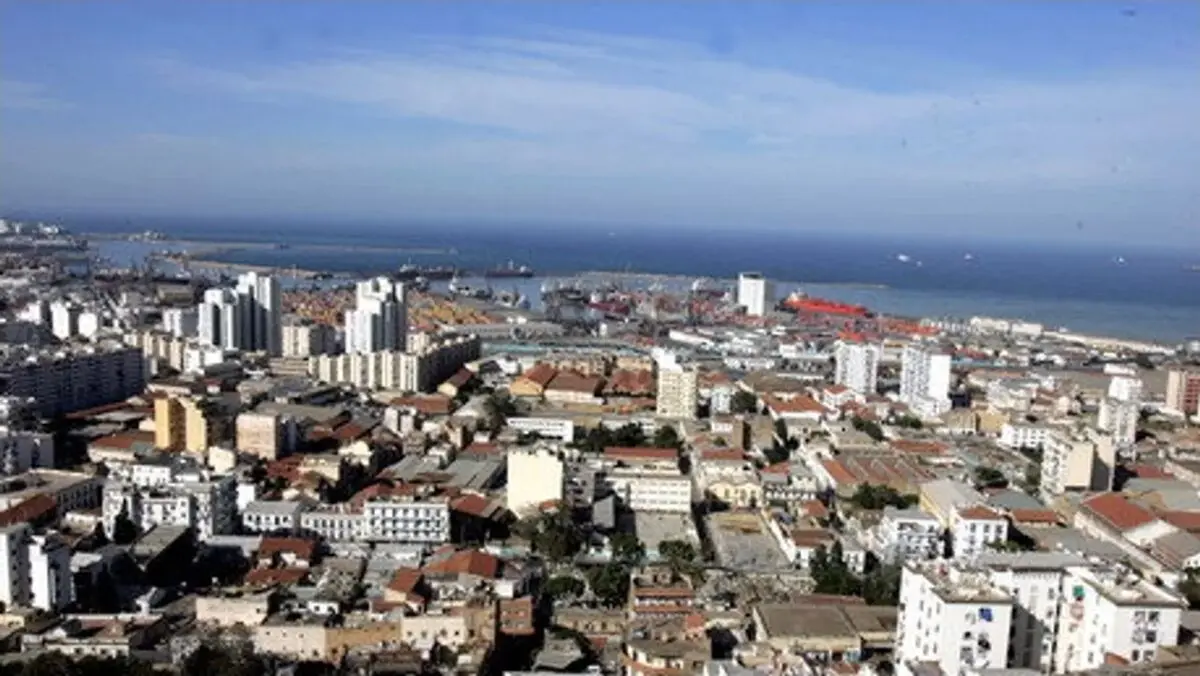 توقیف یک کشتی فرانسوی در بندر الجزایر 
