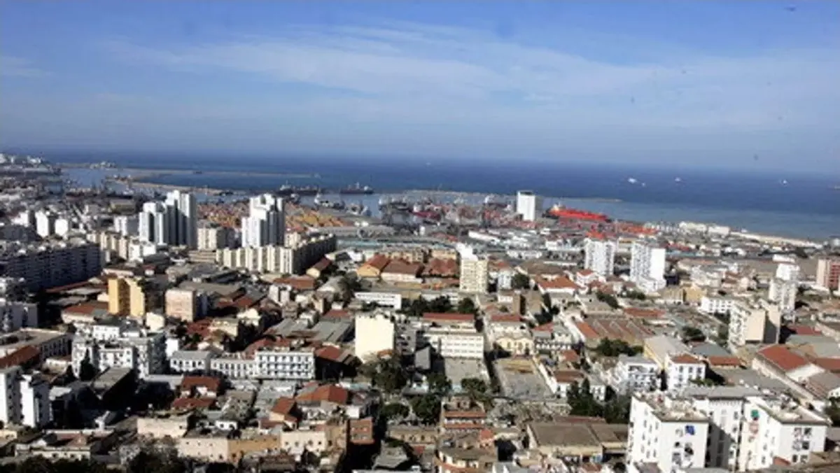 توقیف یک کشتی فرانسوی در بندر الجزایر 