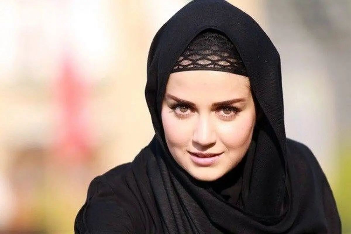 تیپ متفاوت خانم بازیگر در اروپاگردی/عکس