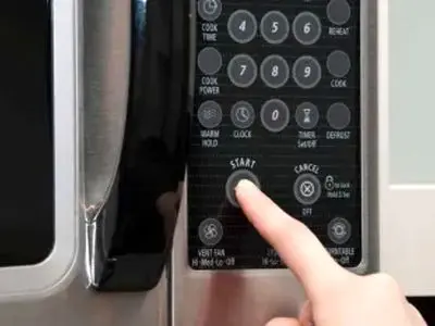 3 علت کار نکردن دکمه های مایکروفر و راه های رفع آن