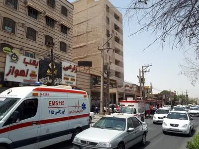 ۸ مصدوم در آتش‌سوزی ساختمان ۶ طبقه در اهواز 
